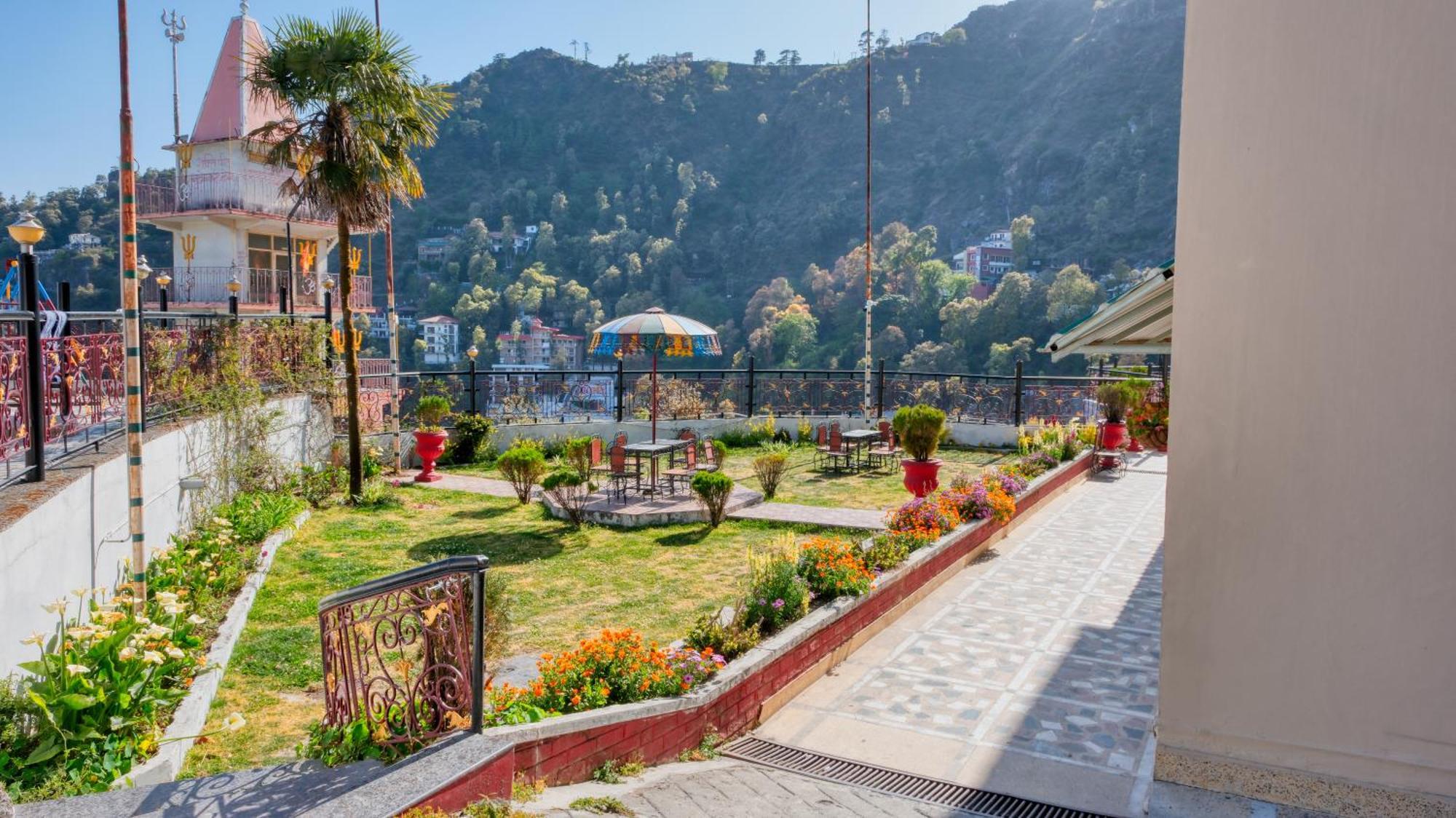 Basera Hotel Mussoorie Exteriör bild