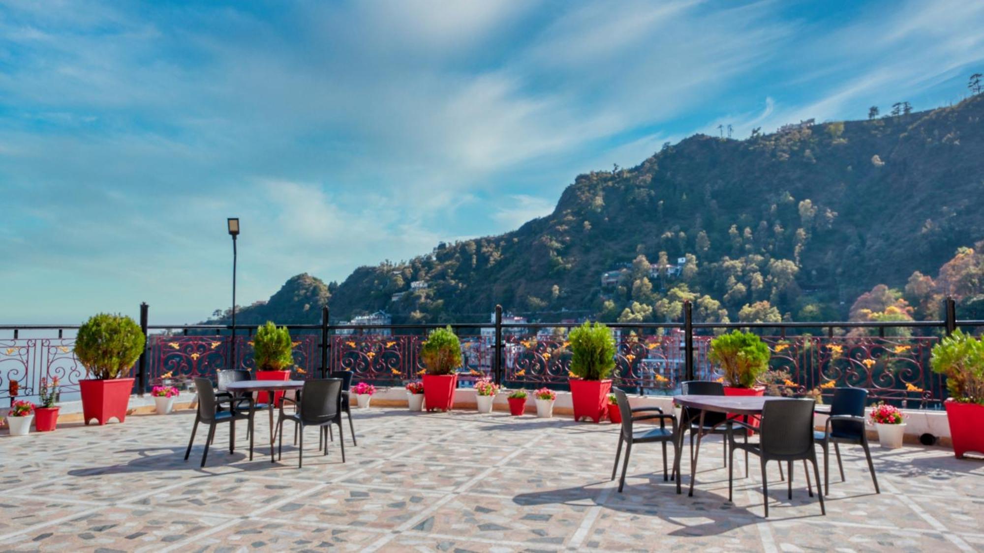 Basera Hotel Mussoorie Exteriör bild